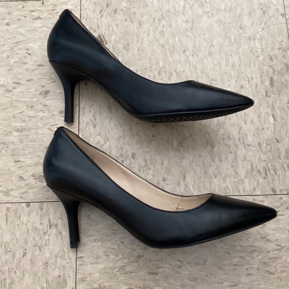 Cole Haan back pumps heels size 10 - Picture 2 of 7